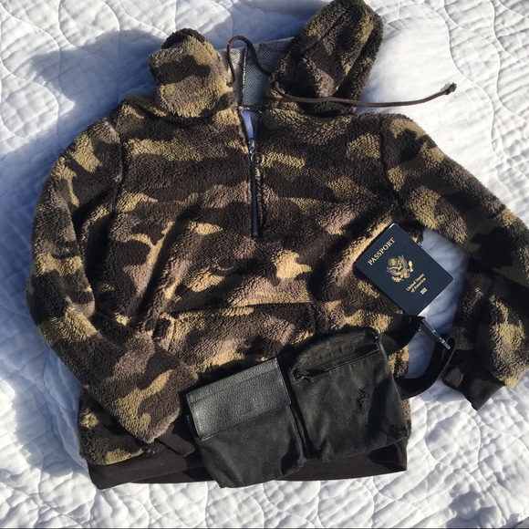 Army Green Print Teddy Sweater - Picture 2 of 3
